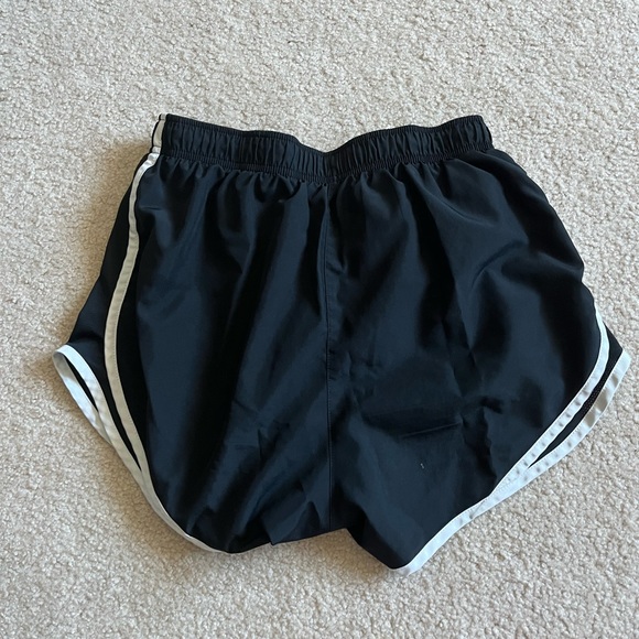black nike shorts - Picture 2 of 4